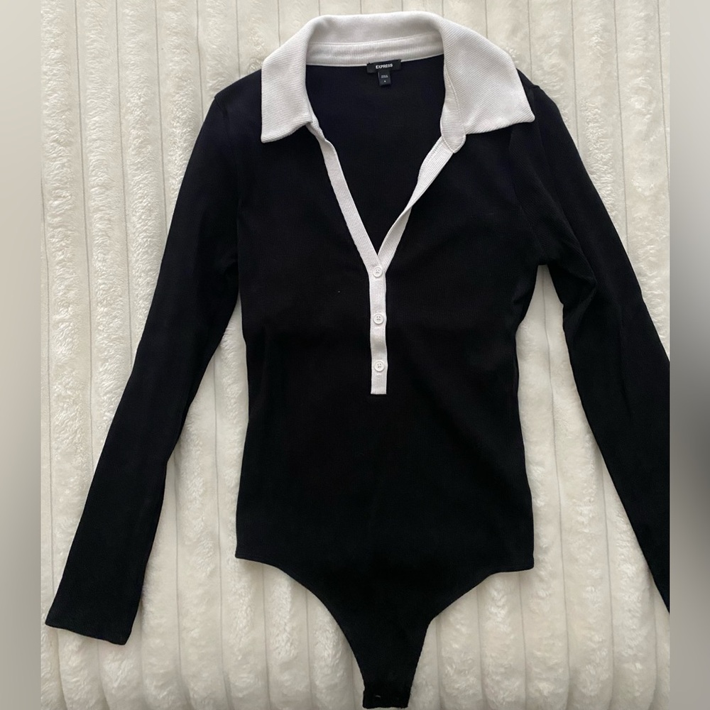 (2) Express Women’s Ribbed V-Neck Collar Bodysuits Shirt Black Size S - Picture 3 of 6